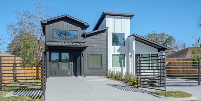 5029 Van Fleet St in Houston, TX - Building Photo - Building Photo