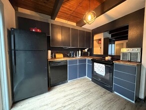 19771 NW Quail Hollow Dr in Portland, OR - Building Photo - Building Photo