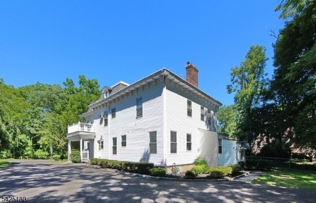 11 Childs Rd in Bernardsville, NJ - Building Photo - Building Photo