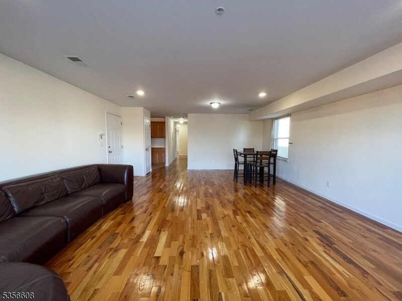 283 Morris Ave in Newark, NJ - Building Photo