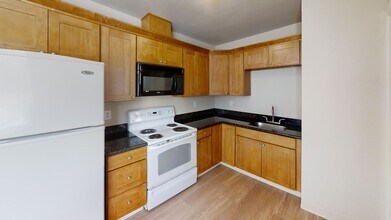 21306-21310 Mountain Hwy E in Spanaway, WA - Building Photo - Building Photo