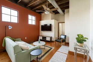 521 N Jefferson Ave in Springfield, MO - Building Photo