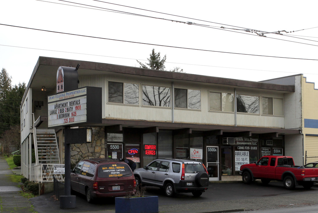 5500 Rainier Ave in Seattle, WA - Foto de edificio