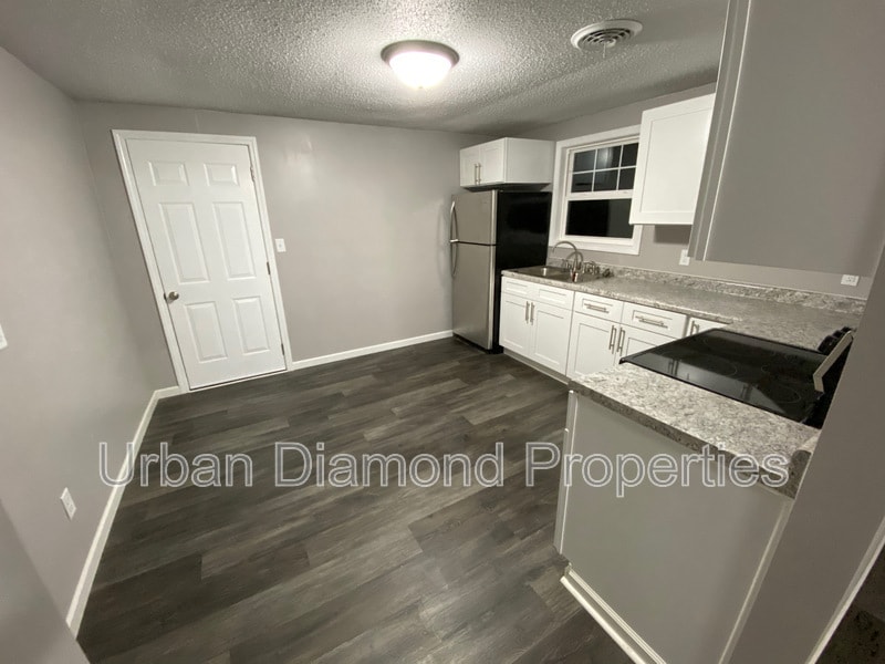534 Richfield Rd in Liberty, MO - Building Photo