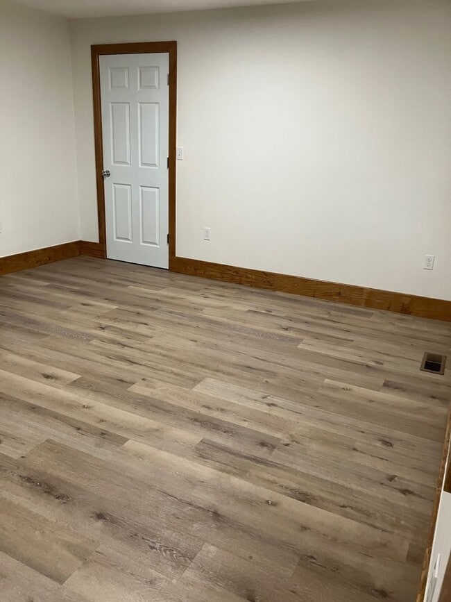 1909 N Springbrook Rd in Newberg, OR - Building Photo - Building Photo