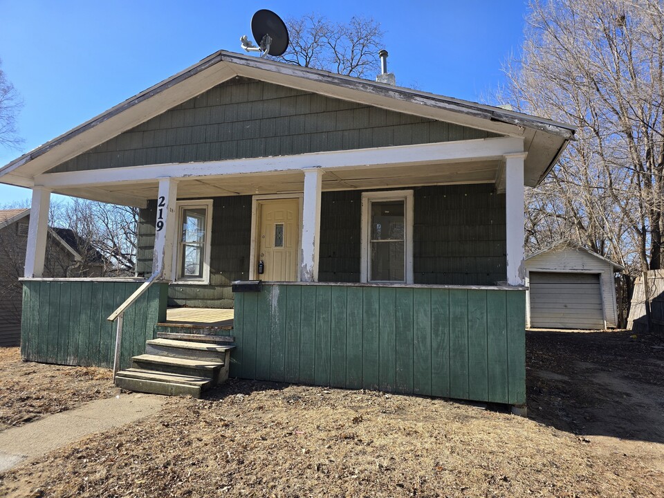 219 Mohawk St in Waterloo, IA - Building Photo