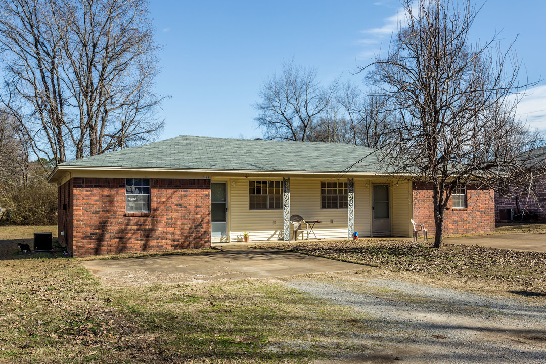 101-105 S Maple St in Bryant, AR - Foto de edificio