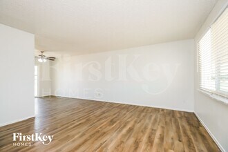 5756 W Cortez St in Glendale, AZ - Foto de edificio - Building Photo