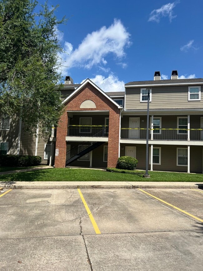 property at 141 E Boyd Dr