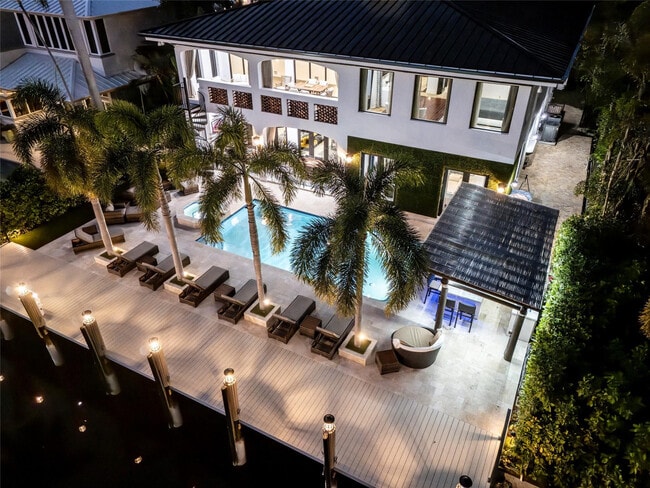 2430 Castilla Isle in Fort Lauderdale, FL - Building Photo - Building Photo