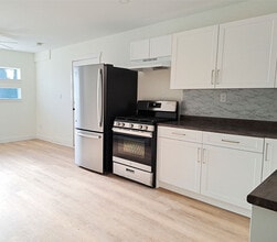 8840 Hazel St in Chilliwack, BC - Building Photo - Building Photo