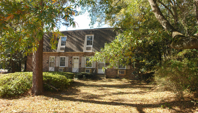 1701 Broad St in Camden, SC - Foto de edificio - Building Photo