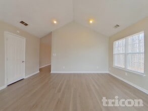 4122 Autumn Lake Dr in Buford, GA - Building Photo - Building Photo