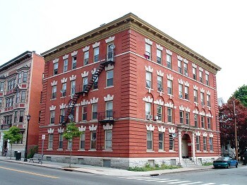 48-50 Mitchell Ave in Waterbury, CT - Foto de edificio - Building Photo