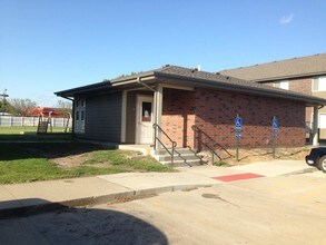 Mitchellville Park Apartments in Mitchellville, IA - Building Photo - Building Photo