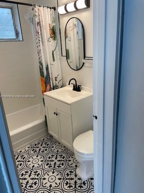7720 Harding Ave in Miami Beach, FL - Building Photo