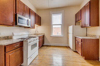 1458 N Campbell Ave in Chicago, IL - Building Photo - Interior Photo