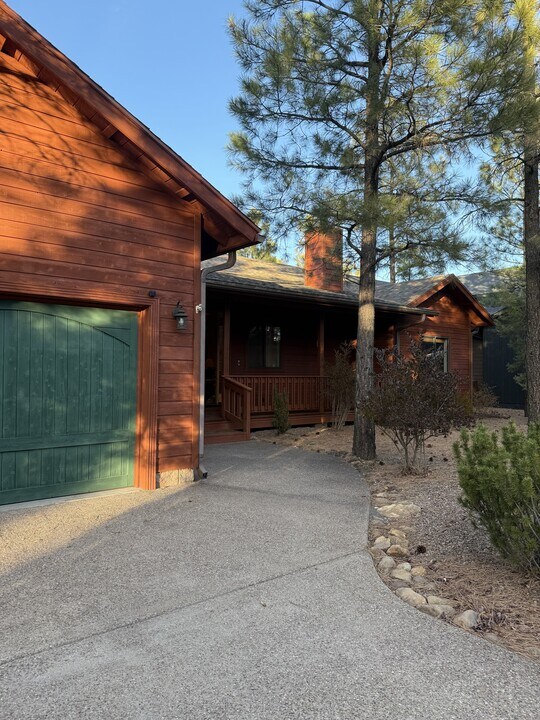 5092 Mountain Gate Cir in Lakeside, AZ - Foto de edificio