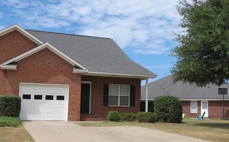 3421 Beacon Dr in Sumter, SC - Building Photo