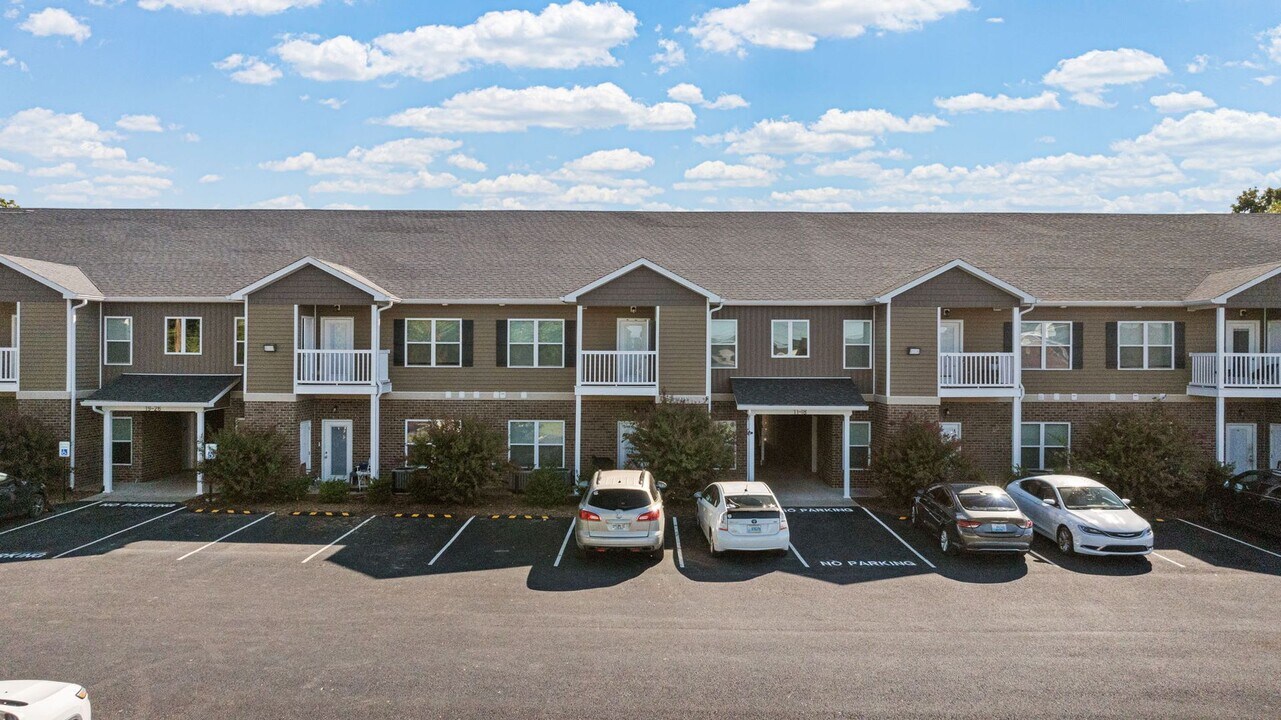 1592 Collegeview Dr in Bowling Green, KY - Building Photo