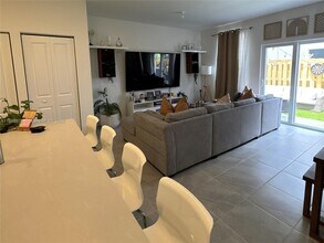 92 SE 11th Ct in Florida City, FL - Building Photo - Building Photo