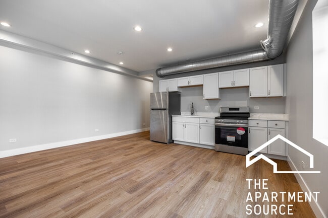 1219 W Devon Ave in Chicago, IL - Building Photo - Building Photo