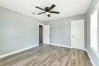 4615 Schroeder St photo'