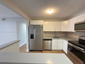 4304 NW 9th Ave in Pompano Beach, FL - Building Photo - Building Photo