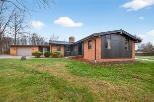 3863 Wiltshire Rd in North Royalton, OH - Building Photo