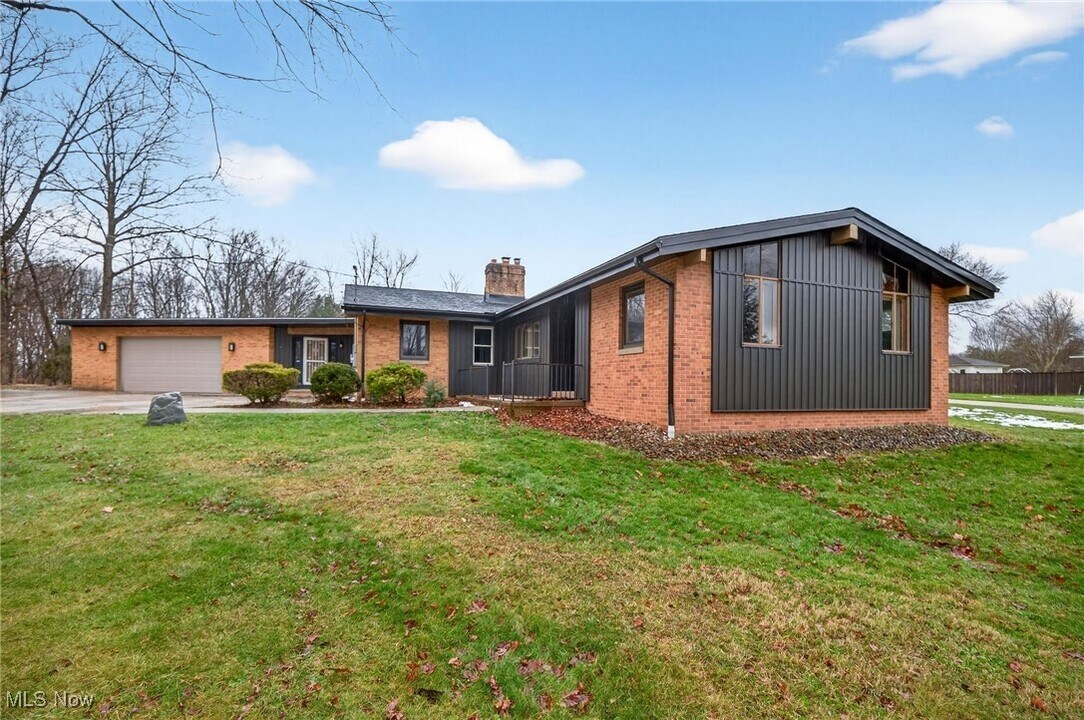 3863 Wiltshire Rd in North Royalton, OH - Building Photo