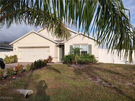 3613 SW 9th Ave in Cape Coral, FL - Building Photo
