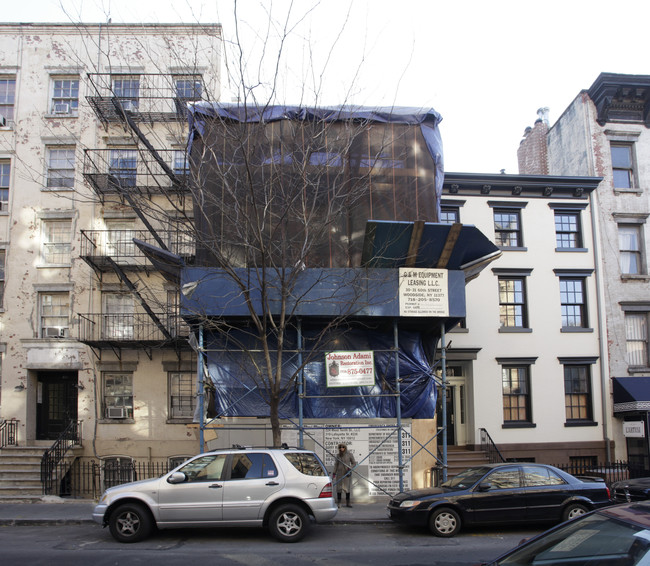 224 W Tenth St in New York, NY - Building Photo - Building Photo