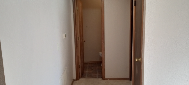 902 Cynthia St in Wilburton, OK - Building Photo - Building Photo
