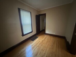 1563 S 33rd St in Milwaukee, WI - Building Photo - Building Photo
