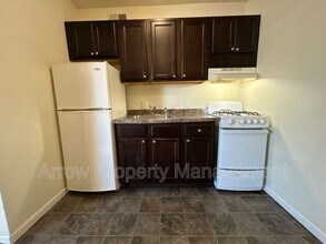 1414 Oakland Rd NE in Cedar Rapids, IA - Building Photo - Building Photo