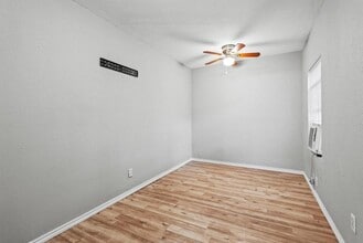 701 W Hull St in Denison, TX - Building Photo - Building Photo