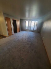 7343 N Teutonia Ave in Milwaukee, WI - Building Photo - Building Photo