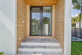 802 NE 2nd St in Fort Lauderdale, FL - Building Photo - Building Photo