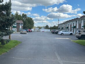 630 Abbe Rd S in Elyria, OH - Building Photo - Building Photo