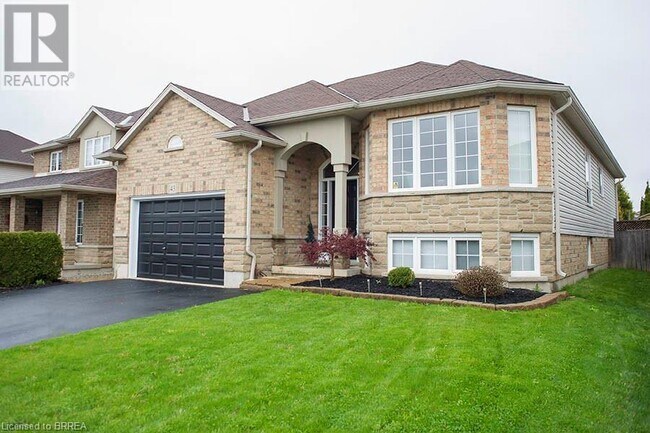 43 Draper St in Brantford, ON - Building Photo - Building Photo