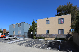 3555-3565 42nd St in San Diego, CA - Foto de edificio - Building Photo