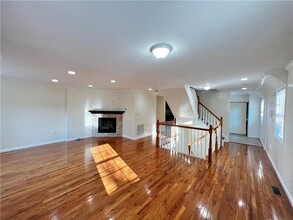 7 Crosby Pl in New Rochelle, NY - Building Photo - Building Photo