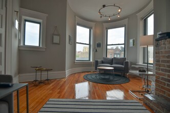 2850 N. Clark Street Apartments in Chicago, IL - Building Photo - Building Photo