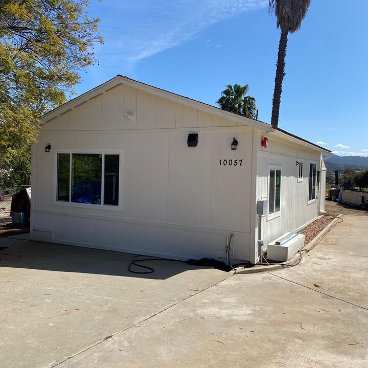 10057 El Capitan Real Rd in El Cajon, CA - Building Photo