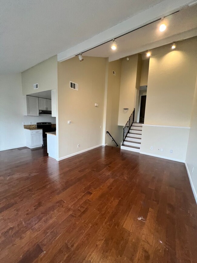 property at 1462 Ramona Dr