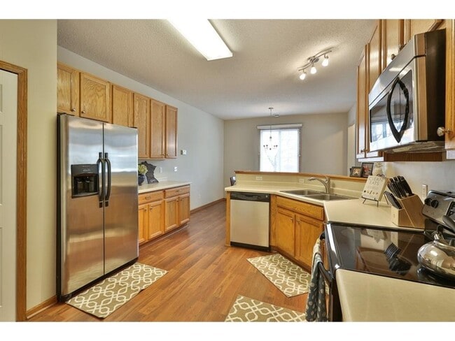 1924 Mockingbird Avenue in Shakopee, MN - Building Photo - Building Photo