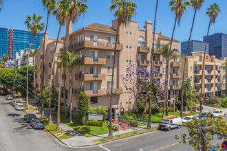 Catalina Apartments in Los Angeles, CA - Foto de edificio - Building Photo