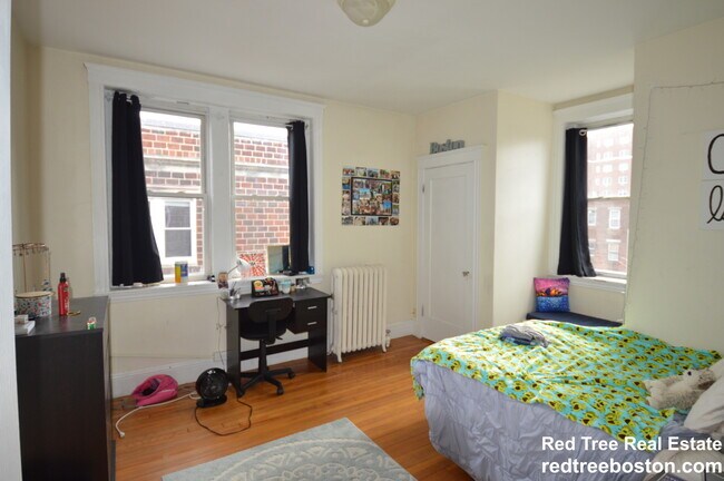 property at 62 Egmont St