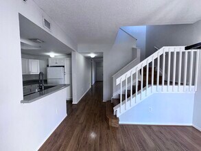 2803 Sarento Pl in Palm Beach Gardens, FL - Foto de edificio - Building Photo