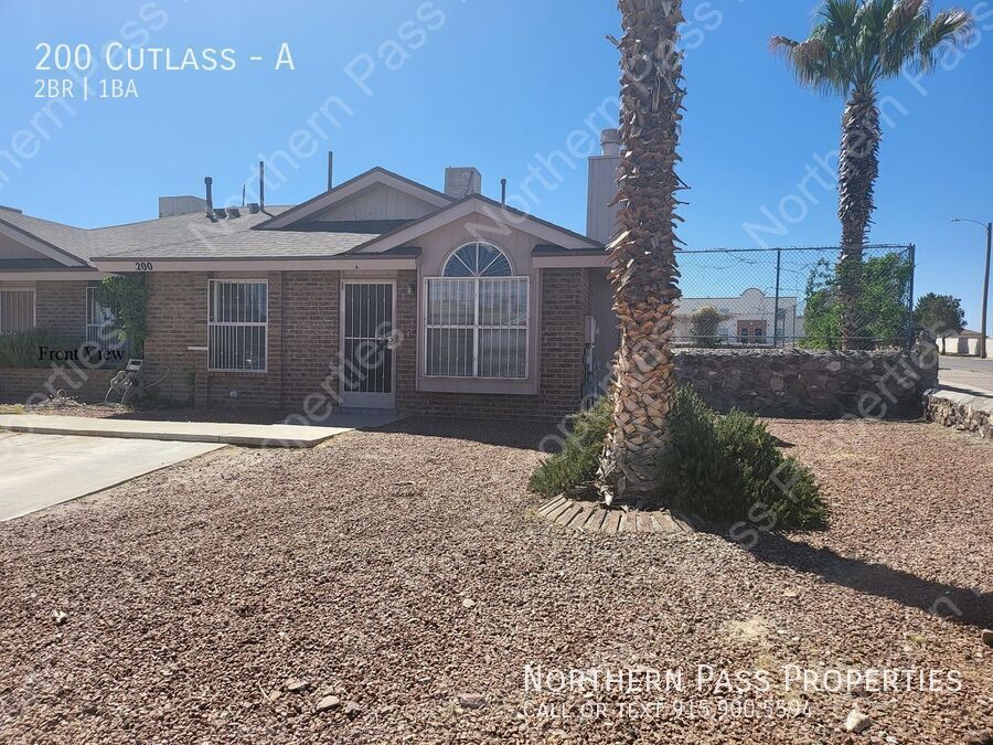 200 Cutlass Dr-Unit -A in El Paso, TX - Building Photo